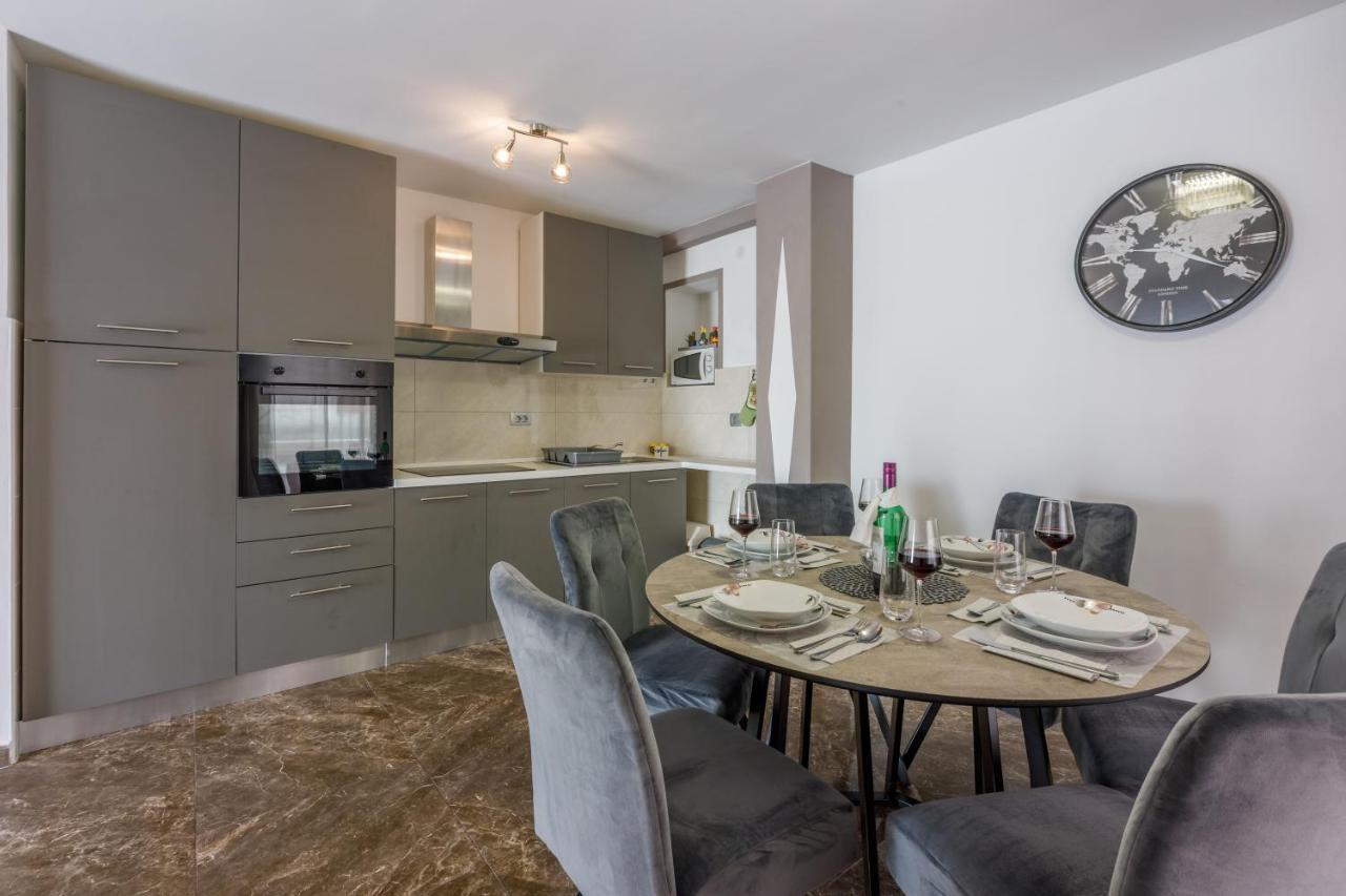 יאדראנובו Apartments Kralj Zvonimir מראה חיצוני תמונה