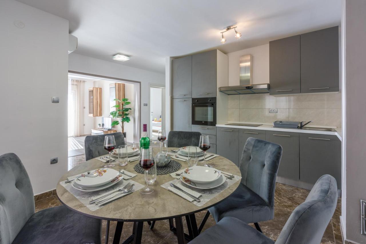 יאדראנובו Apartments Kralj Zvonimir מראה חיצוני תמונה